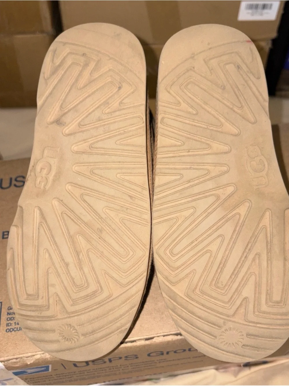 UGG Neumel II Graphic Chestnut Suede Boots Big Kids Size 1 1110703K Used, Fair